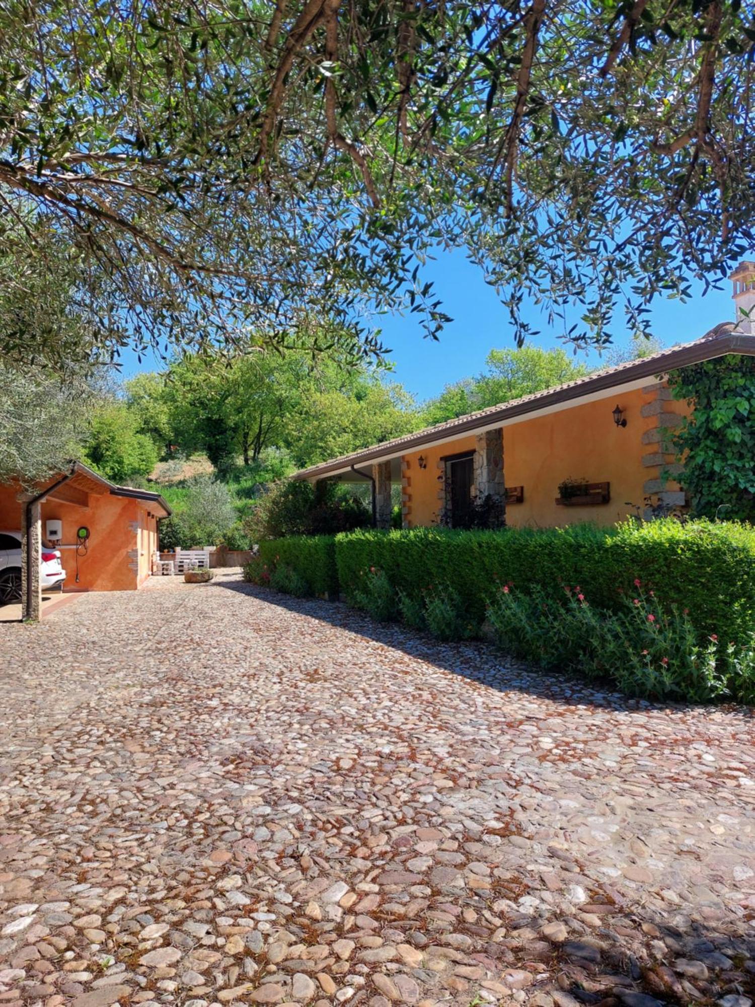 Casa Vacanza Centro Sardegna Sorgono Exteriör bild